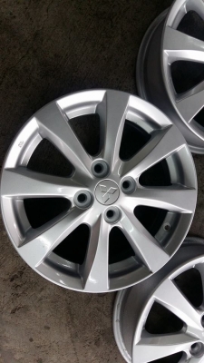 ขายล้อแม็ก mitsu mirage 15" สนใจติดต่อตาเล็ก ล้อและยางครับ 081-3747940 ขายล้อแม็ก mitsu mirage 15" สนใจติดต่อตาเล็ก ล้อและยางครับ 081-3747940