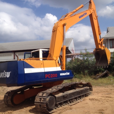 ขาย645,000รถแบคโฮ KOMATSU pc200-5ไฟฟ้าครบเครื่องดีปั้มแรงเล่มทะเบียนรถสวยพร้อมใช้ 090-772-3710 090-772-3708