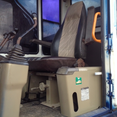 ขาย645,000รถแบคโฮ KOMATSU pc200-5ไฟฟ้าครบเครื่องดีปั้มแรงเล่มทะเบียนรถสวยพร้อมใช้ 090-772-3710 090-772-3708