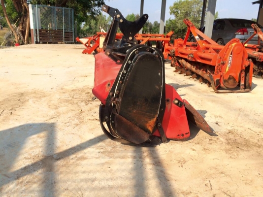 ขายโรตารี่ 1.8 สภาพเดิมๆใบเต็ม ชีลไม่มีรั่วเอาไปใช้ได้เลย อยู่ สุรินทร์ คับ สนใจ 0845486359 สุชาติ