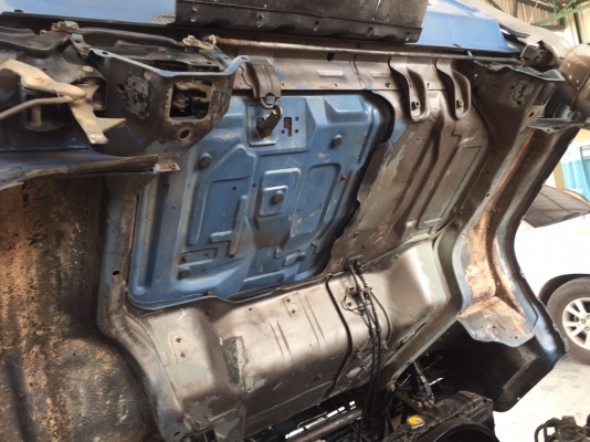 หกล้อ อีซูชุ NPR115 เครน 3ตัน ช่วงยาว4.50ม สภาพดีพร้อมใช้หัวบางเดิมสวยกริ๊ป แอร์ พ.เวอร์ ยาง8.25 ทะเบียนพร้อมโอน