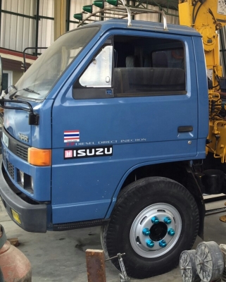 หกล้อ อีซูชุ NPR115 เครน 3ตัน ช่วงยาว4.50ม สภาพดีพร้อมใช้หัวบางเดิมสวยกริ๊ป แอร์ พ.เวอร์ ยาง8.25 ทะเบียนพร้อมโอน