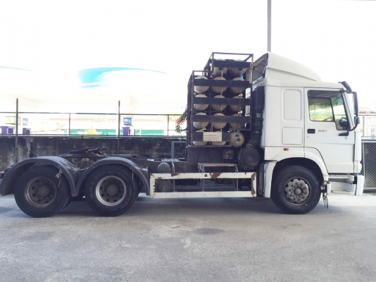 ขายรถบรรทุกลากจูง SINOTRUK  HOWO 345 CNG