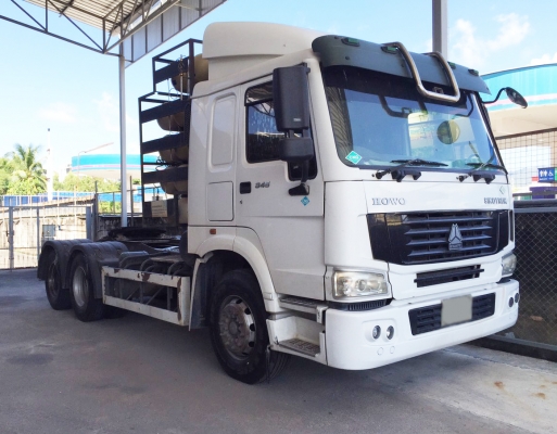 ขายรถบรรทุกลากจูง SINOTRUK  HOWO 345 CNG