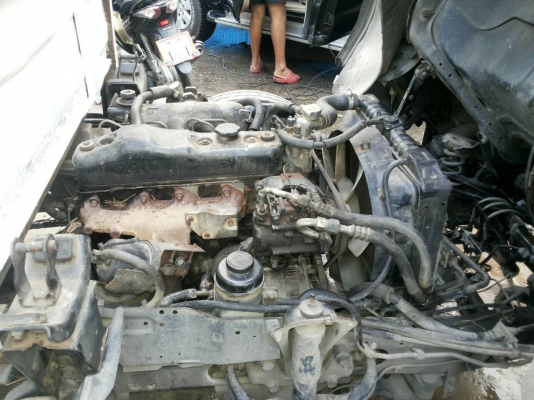 รถบรรทุก ISUZU 4 ล้อกลาง เครื่อง 3000 แรง ปื06. พวงมาลัยเพาเวอ. แอร์เย็น ราคา 238,000 บ.รถอยู่ดอนเมือง