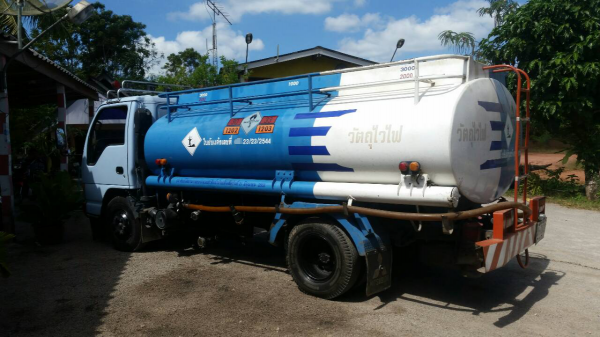 ISUZU NPR 120 รถบรรทุกน้ำมัน