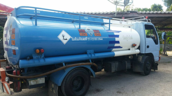 ISUZU NPR 120 รถบรรทุกน้ำมัน