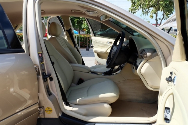 2005 BENZ C-CLASS C180 1.8 KOMPRESSOR CLASSIC A/T 2005 BENZ C-CLASS C180 1.8 KOMPRESSOR CLASSIC A/T