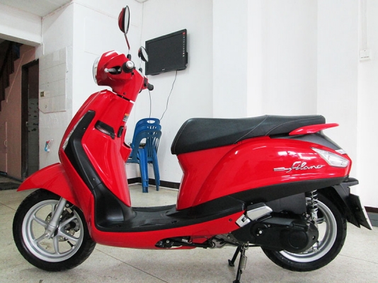 ขาย Grand Filano ปี 2015 ไมล์แท้ 6702 กม รถหัวฉีดประหยัดน้ำมันสูงสุดถึง 60 กม./ลิตร ที่เก็บของใต้เบาะขนาดใหญ่ สีแดง