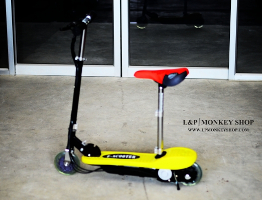 Scooter ไฟฟ้า ‪＃&lrm;ล็อตใหม่‬ เข้ามาแล้วจ้าา มี 5 สีให้เลือก สีฟ้า สีเหลือง สีดำ สีแดง สีชมพู รับน้ำหนั
