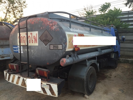 6ล้อ บรรทุกน้ำมัน7000ลิตร ISUZU NPR 130แรงปี46 พร้อมใช้