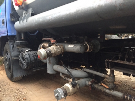 6ล้อ บรรทุกน้ำมัน7000ลิตร ISUZU NPR 130แรงปี46 พร้อมใช้