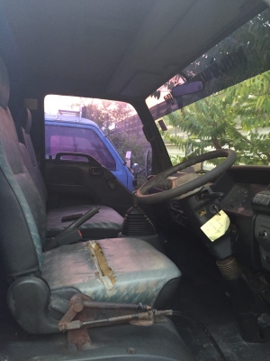 6ล้อ บรรทุกน้ำมัน7000ลิตร ISUZU NPR 130แรงปี46 พร้อมใช้