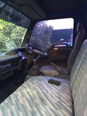 6ล้อ บรรทุกน้ำมัน7000ลิตร ISUZU NPR 130แรงปี46 พร้อมใช้