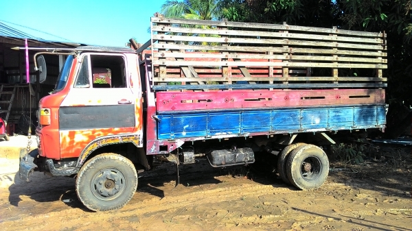 ขายHINO KM310ทะเบียนพร้อมโอนครับภาษีไม่ขาดต่อ