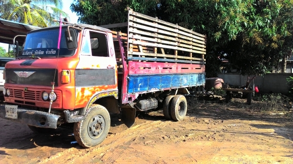 ขายHINO KM310ทะเบียนพร้อมโอนครับภาษีไม่ขาดต่อ