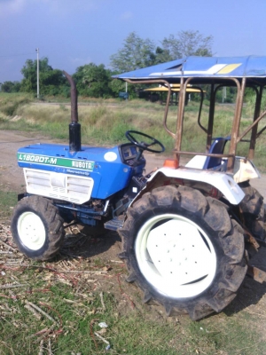 Kubota L1802 DT ขับเคลื่อนสี่ล้อ ยางดี เครื่องสวย มีแต่ตัว สนใจติดต่อ 089-9638932 Kubota L1802 DT ขับเคลื่อนสี่ล้อ ยางดี เครื่องสวย มีแต่ตัว สนใจติดต่อ 089-9638932
