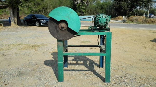 ==== SOLD ==== เครื่องลบคมชิ้นงาน อลูมิเนียม เหล็กฉาก เหล็กกล่อง มอเตอร์ 5 HP. 380V. สภาพสวยพร้อมใช้งาน.