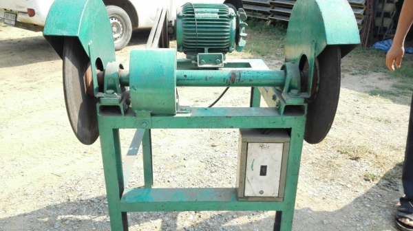 ==== SOLD ==== เครื่องลบคมชิ้นงาน อลูมิเนียม เหล็กฉาก เหล็กกล่อง มอเตอร์ 5 HP. 380V. สภาพสวยพร้อมใช้งาน.