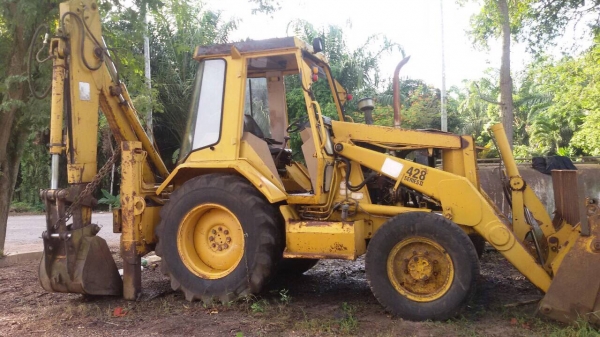 ขายรถ ตักหน้า ขุดหลัง.  CAT - 428.   สนใจติดต่อ  081 - 6079515