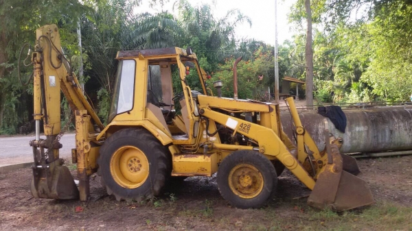 ขายรถ ตักหน้า ขุดหลัง.  CAT - 428.   สนใจติดต่อ  081 - 6079515