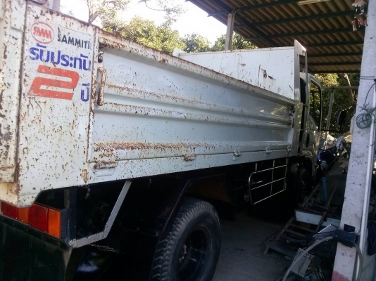 รถอีซุซุ 6 ล้อดั้ม NPR 150 แรงม้า ปี 56.  ( รถวิ่ง 53,xxx กม. )    สนใจติดต่อ  081 - 6079515