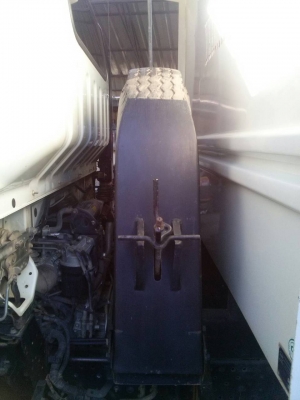 รถอีซุซุ 6 ล้อดั้ม NPR 150 แรงม้า ปี 56.  ( รถวิ่ง 53,xxx กม. )    สนใจติดต่อ  081 - 6079515