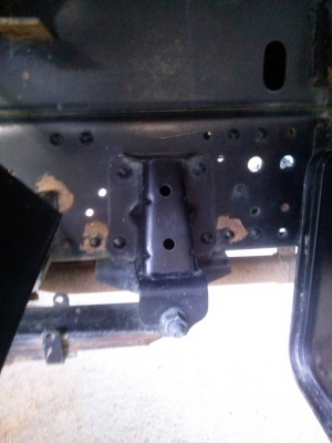 รถอีซุซุ 6 ล้อดั้ม NPR 150 แรงม้า ปี 56.  ( รถวิ่ง 53,xxx กม. )    สนใจติดต่อ  081 - 6079515