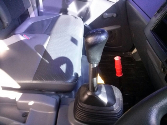 รถอีซุซุ 6 ล้อดั้ม NPR 150 แรงม้า ปี 56.  ( รถวิ่ง 53,xxx กม. )    สนใจติดต่อ  081 - 6079515