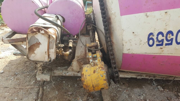 ขายถูก โม่ปูนแบบโซ่ 5 คิว สภาพใช้งานได้ปกติ อุปกรณ์มีให้ครบ