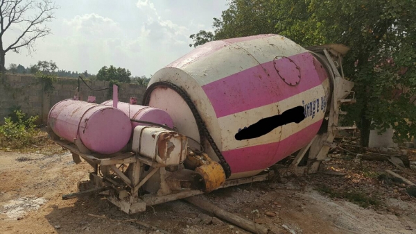 ขายถูก โม่ปูนแบบโซ่ 5 คิว สภาพใช้งานได้ปกติ อุปกรณ์มีให้ครบ