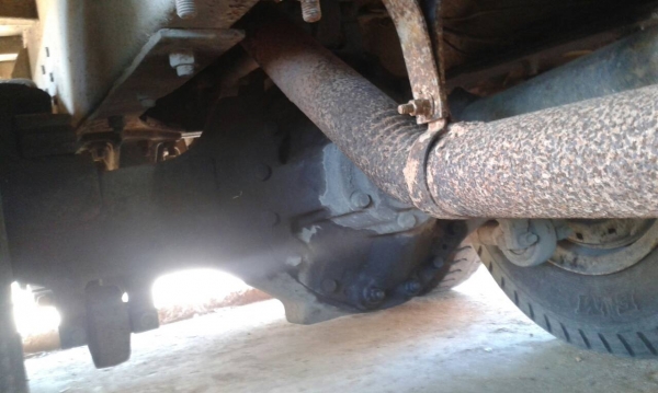 รถฮีโน่ 10 ล้อ หลังถนน FL187 /  178 แรงม้า.   สนใจติดต่อ  081 - 6079515