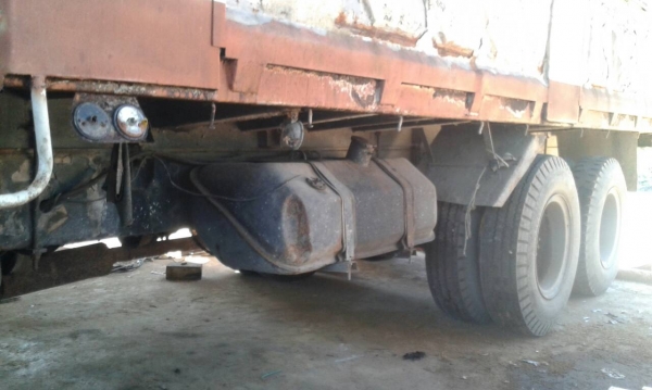 รถฮีโน่ 10 ล้อ หลังถนน FL187 /  178 แรงม้า.   สนใจติดต่อ  081 - 6079515