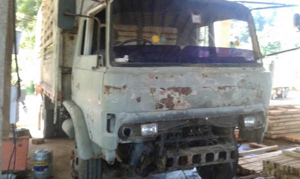 รถฮีโน่ 10 ล้อ หลังถนน FL187 /  178 แรงม้า.   สนใจติดต่อ  081 - 6079515