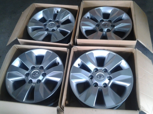 แม็กtoyota รีโว่ ขอบ17 ถอดป้ายแดง