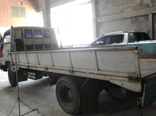 รถโตโยต้า 4 ล้อ ( ไม่ดั้ม ) 115 แรงม้า. ปี 40.    สนใจติดต่อ  081 - 6079515