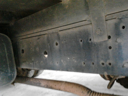 รถโตโยต้า 4 ล้อ ( ไม่ดั้ม ) 115 แรงม้า. ปี 40.    สนใจติดต่อ  081 - 6079515