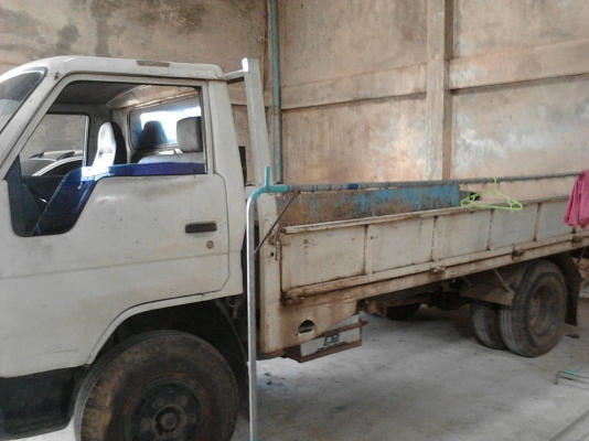 รถโตโยต้า 4 ล้อ ( ไม่ดั้ม ) 115 แรงม้า. ปี 40.    สนใจติดต่อ  081 - 6079515