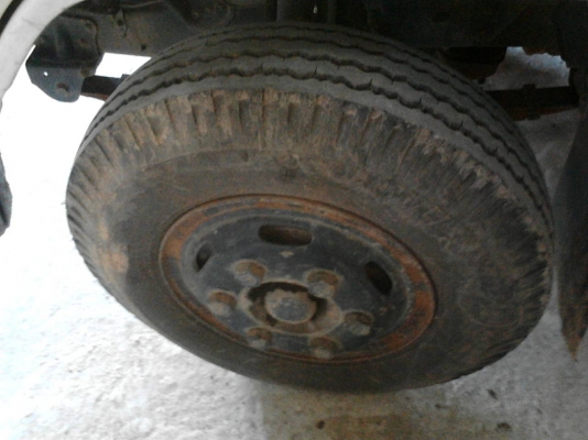 รถโตโยต้า 4 ล้อ ( ไม่ดั้ม ) 115 แรงม้า. ปี 40.    สนใจติดต่อ  081 - 6079515