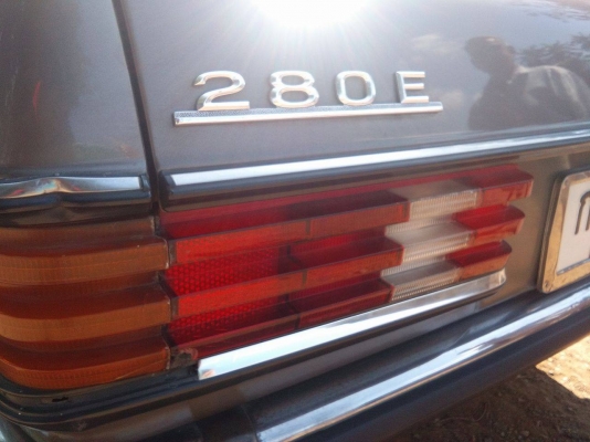 ขายรถเบนซ์ 280E โฉม W123 เครื่อง 1J + LPG