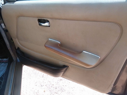 ขายรถเบนซ์ 280E โฉม W123 เครื่อง 1J + LPG