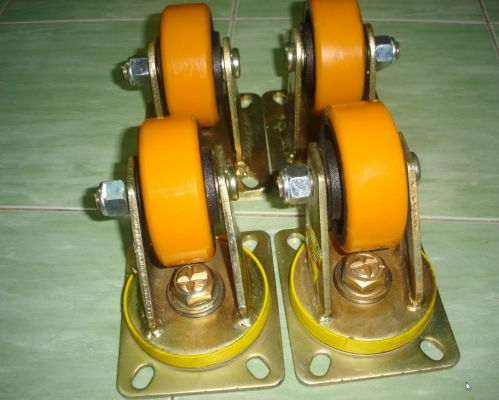 ขายล้อยูริเทรน ตราแรด ขนาด4นิ้ว หน้ากว้างนิ้วครึ่ง ความสูง 15ซม.