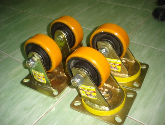 ขายล้อยูริเทรน ตราแรด ขนาด4นิ้ว หน้ากว้างนิ้วครึ่ง ความสูง 15ซม.