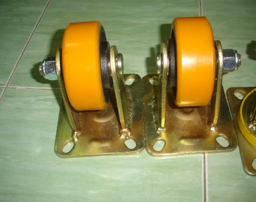 ขายล้อยูริเทรน ตราแรด ขนาด4นิ้ว หน้ากว้างนิ้วครึ่ง ความสูง 15ซม.