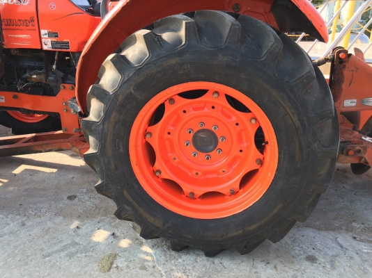 M6040ราคาเบาๆเพียง 550000บาทยางใหม่4เส้นเลยครับ