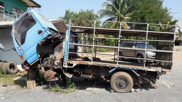 ขายตามสภาพ รถบรรทุก 4 ล้อ ISUZU TLD22 วางหัวการ์ตูน คัสซีสวยตลอดเส้น เครื่องรื้อไว้ยังไม่ประกอบ ล้อมีครบ เอกสารเล่มทะเบียนพร้อม ขายตามสภาพ รถบรรทุก 4 ล้อ ISUZU TLD22 วางหัวการ์ตูน คัสซีสวยตลอดเส้น เครื่องรื้อไว้ยังไม่ประกอบ ล้อมีครบ เอกสารเล่มทะเบียนพร้อม