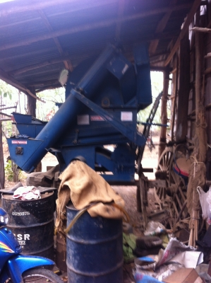 ขายเครื่องนวดข้าวติดรถไถ่  เเละติดหกล้อคับ  5  ฟุต  ของเกษตรพัฒนา