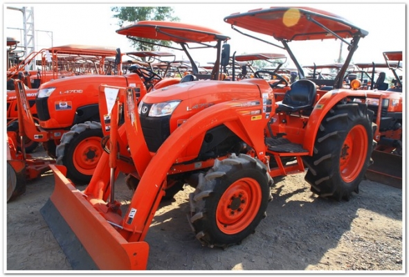 คูโบต้า L4708 4 WD พร้อมใบมีดตราช้าง