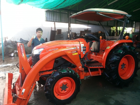 คูโบต้า L4708 4 WD พร้อมใบมีดตราช้าง