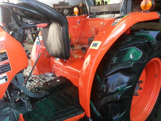 คูโบต้า L4708 4 WD พร้อมใบมีดตราช้าง